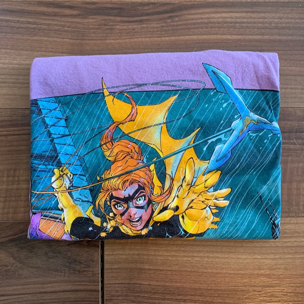 DC batgirl T-shirt - good condition